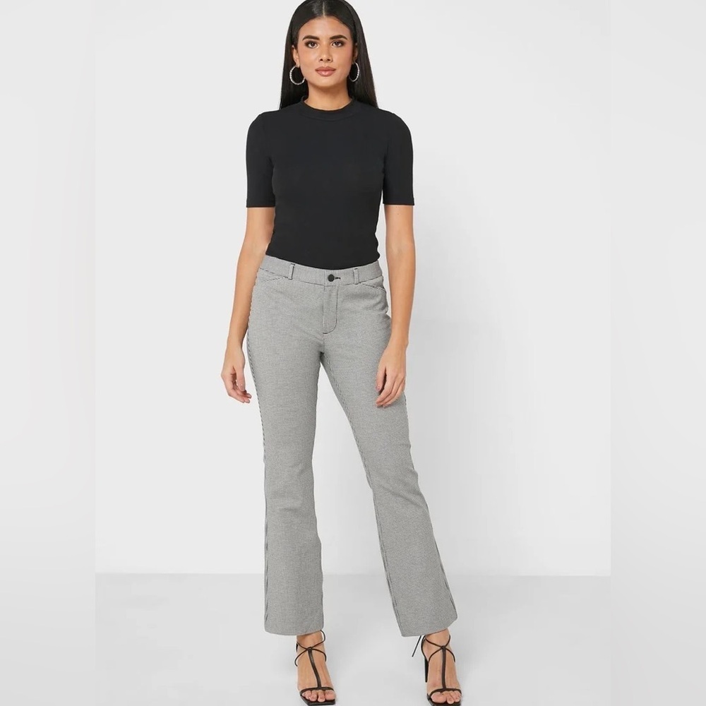 Banana Republic Black/White Checkered Sloan Pant - Size 6 📌